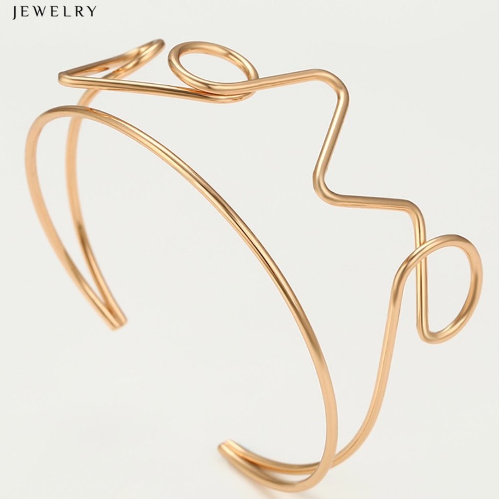 Stunning "LOVE" 18KGP Bangle Bracelet - Picture 4 of 11